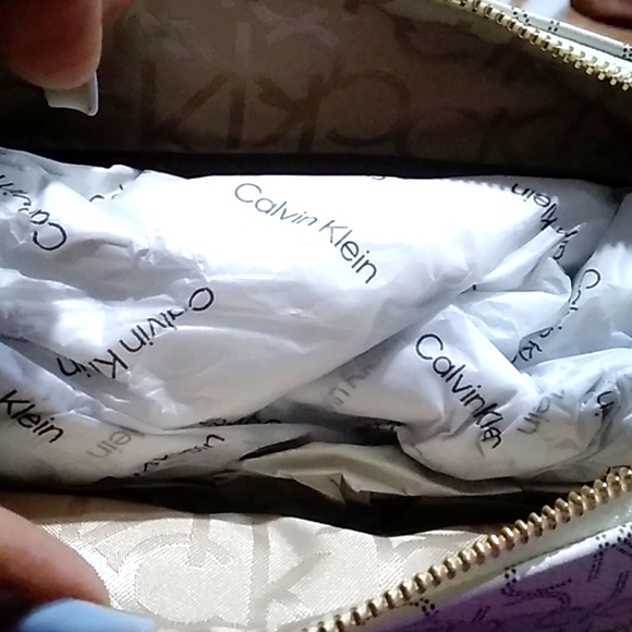 NWT CALVIN KLEIN PURSE - Picture 3 of 11